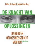 9789026522697 De kracht van oplossingen | Tweedehands, Boeken, Schoolboeken, Verzenden, Zo goed als nieuw, Peter de Jong