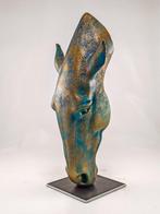 Salvatore Alibrio - Drinking horse - bronze effect, Antiek en Kunst