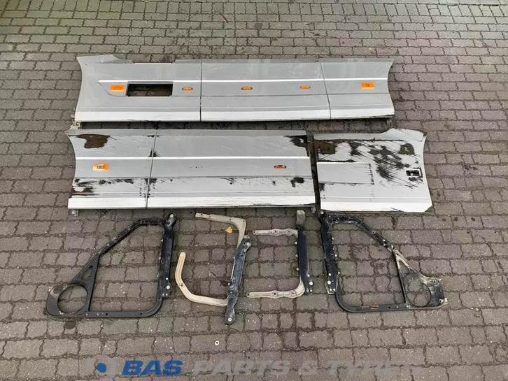 Sideskirt Set Volvo FH4 82190344, Auto-onderdelen, Vrachtwagen-onderdelen, Gebruikt, Volvo, Carrosserie en Plaatwerk, Ophalen