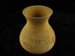 Indus Vallei Terracotta Vaas met zoomorfe versieringen - 11, Antiek en Kunst