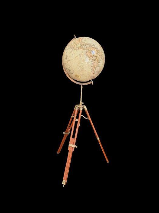 Globe - 2000-2010, Antiek en Kunst, Curiosa en Brocante