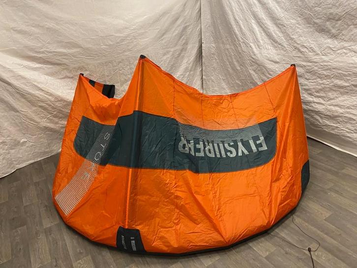 Flysurfer Stoke 4 8m zgan, Watersport en Boten, Kitesurfen, Zo goed als nieuw, Ophalen of Verzenden