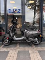 Vespa Sprint E5 45km/h custom paint | 2025/3900km! | Led, Overige modellen, Maximaal 45 km/u, Ophalen of Verzenden, Zo goed als nieuw