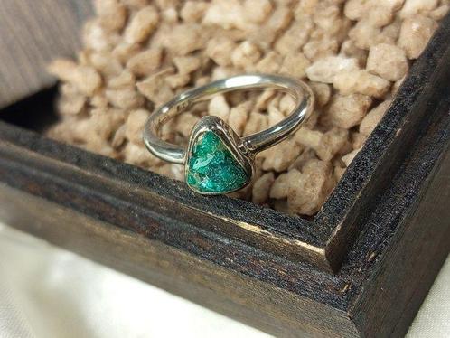 925 zilveren ring met topkwaliteit ruwe dioptaas, uniek stuk, Verzamelen, Mineralen en Fossielen