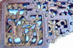 Gestoken kunstwerk met diverse figuren - Hout - China