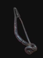 Keltisch Brons, Stunning & Big Fibula