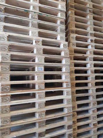 Partij gebruikte europallets A-keus beschikbaar voor biedingen