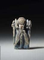 Oude Egypte, late periode Faïence Pataikos amulet Met, Verzamelen
