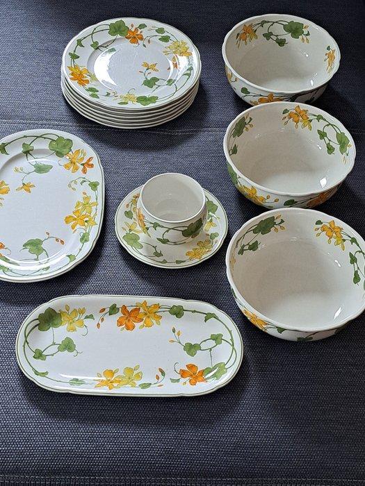 Villeroy & Boch - Tafelservies (12) - Geranium -, Antiek en Kunst, Antiek | Meubels | Tafels