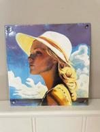 Art Deco Riviera stijl emaille bord – vrouw met hoed aan zee, Antiek en Kunst