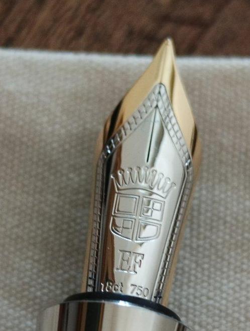 Graf von Faber-Castell MAGNUM oversize + ink bottle - Zonder, Verzamelen, Pennenverzamelingen