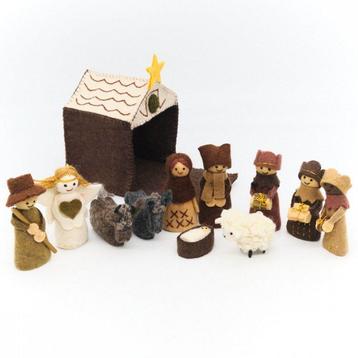 Vilten mini kerststalletje met kerstfiguurtjes bruin - 13x11 beschikbaar voor biedingen