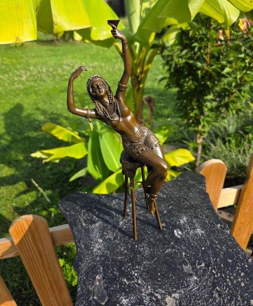 Beeld, Bronze Lady on Barchair - 35 cm - Brons, Antiek en Kunst, Kunst | Designobjecten