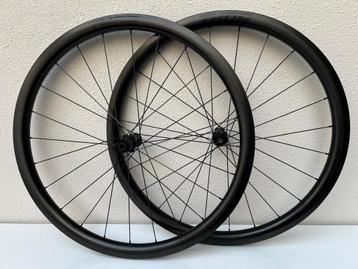999 euro: THOR GRAVEL Wielset-35mm, Sapim CXRay, DTSwiss 240 beschikbaar voor biedingen