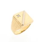 Vintage gouden zegelring met diamant 0,05 ct., Sieraden, Tassen en Uiterlijk, Ringen, Gebruikt, Overige kleuren, 20 of groter