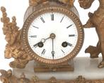 Verguld metalen, albasten pendule onder stolp, Frankrijk, Antiek en Kunst, Antiek | Klokken