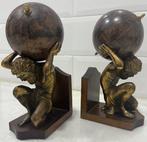 Boekensteunen (2) - Papier-maché, Hout