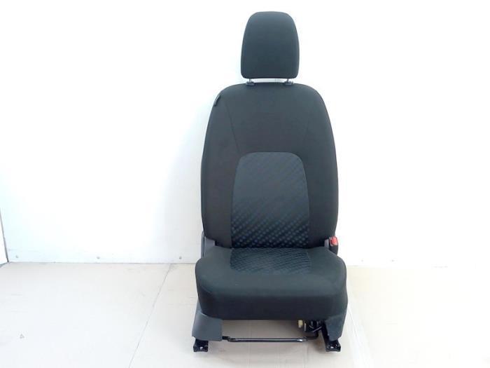 Stoel rechts Suzuki Celerio O167513, Auto-onderdelen, Interieur en Bekleding, Ophalen of Verzenden