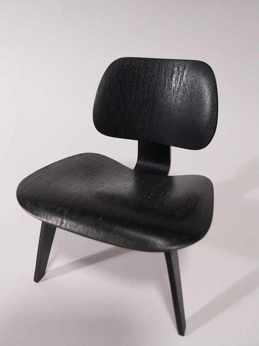 Vitra, Vitra Design Museum - Charles & Ray Eames - Stoel -, Antiek en Kunst, Antiek | Meubels | Stoelen en Banken