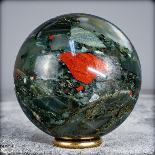 Zeer zeldzame eerste kwaliteit drakenbloedjaspis Bol uit, Verzamelen, Mineralen en Fossielen