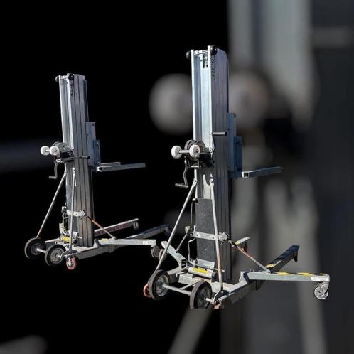 TE HUUR: Kanaallift Materiaallift Verrijdbaar 5,6M - 7,2M, Zakelijke goederen, Machines en Bouw | Liften, Steigers en Ladders