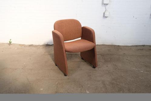 Ahrend | Vergaderstoel/ fauteuil | Tweedehands | Teracotta g, Huis en Inrichting, Bureaus, Gebruikt, Verzenden