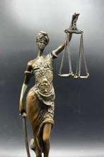 Beeldje - Van Vrouwe Justitia - 1,5 kg - Brons, Marmer