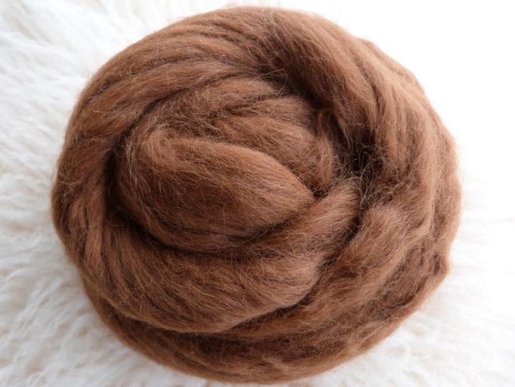 Alpaca  midden bruin in lont, Hobby en Vrije tijd, Spinnewielen en Spinnen, Spinwol, Nieuw, Ophalen of Verzenden