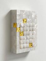 Gyula Takács - sculptuur, 24kt GOLD - Mother of Pearl Relief, Antiek en Kunst