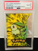 Pokémon - 1 Graded card - Chikorita - embossed - PSA 8, Hobby en Vrije tijd, Verzamelkaartspellen | Pokémon, Nieuw