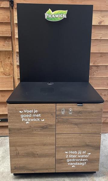 Pickwick Onderkast koffie beschikbaar voor biedingen