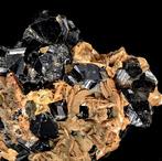 Sprankelende cassiteriet en sideriet van hoge kwaliteit. van