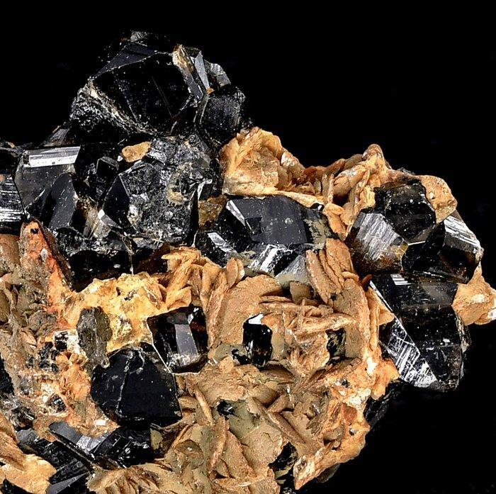 Sprankelende cassiteriet en sideriet van hoge kwaliteit. van, Verzamelen, Mineralen en Fossielen