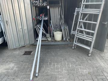 Online veiling: ASC en BOS Steigers met Opslagcontainer beschikbaar voor biedingen