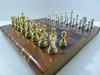 Jeu déchecs moderne Metal chromé et doré échiquier en forme