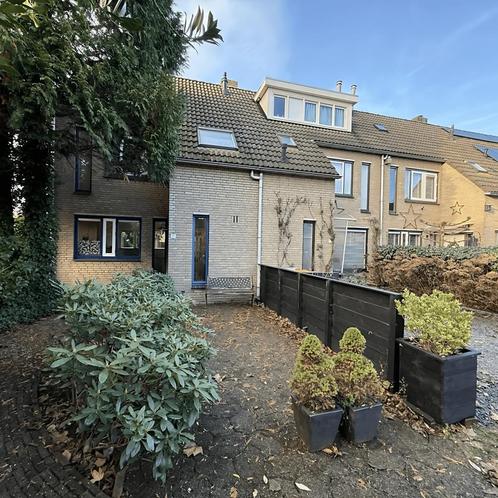Gemeubileerde hoekwoning met tuin en wasmachine, tijdelijk, Huizen en Kamers, Huizen te koop