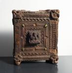 Oud Newar-altaar - goud, turquoise en glas - Nepal - 17e