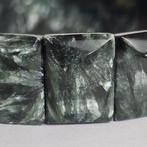 Armband met natuurlijke serafietencabochon, geregen met