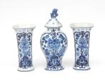 Een driedelig aardewerk kaststel, De Porseleyne Fles, Delft, Antiek en Kunst