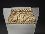 Vanuit Jeruzalem, Oud Romeins botfragment met afbeelding van