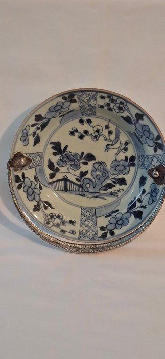 Schotel - Antiek Porseleinen Schotel afgezet met een, Antiek en Kunst, Antiek | Goud en Zilver