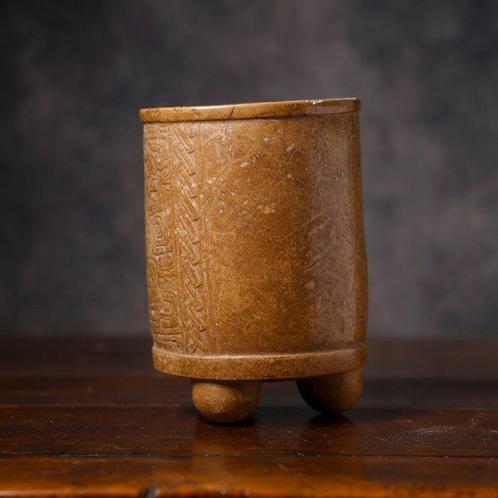Precolumbiaans Maya chocolade driepoot pot met TL-test en, Verzamelen, Mineralen en Fossielen