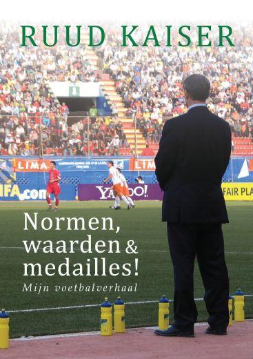 Normen, waarden en medailles! - mijn voetbalverhaal, Boeken, Hobby en Vrije tijd, Zo goed als nieuw, Verzenden