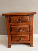 Kast - Hout - Bijzetkastje, Antiek en Kunst