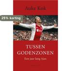 Tussen godenzonen 9789400402577 Auke Kok, Verzenden, Zo goed als nieuw, Auke Kok