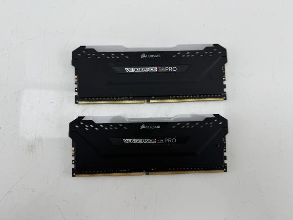 Veiling - 2x Corsair Vengeance RGB Pro 32GB (2x16GB) DDR4 32, Computers en Software, RAM geheugen