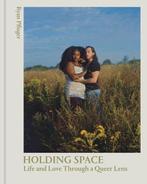 Holding Space | 9781648961571 | Ryan Pfluger, Zo goed als nieuw, Ryan Pfluger