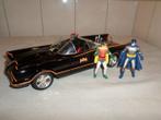 Jada Toys - 1:18 - Batmobile met figuren Batman en Robin en