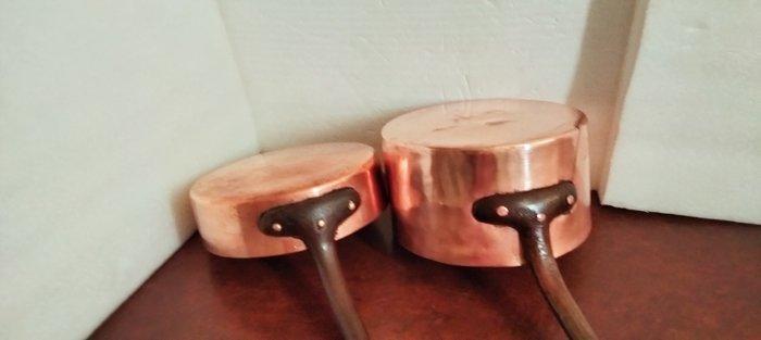 2 grandes casseroles 4,5 kg numéroté - Kookpottenset (2) -, Antiek en Kunst, Antiek | Keukenbenodigdheden