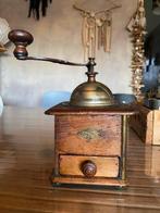 E.G - Koffiemolen - Hout, Messing - Voormalige koffiemolen